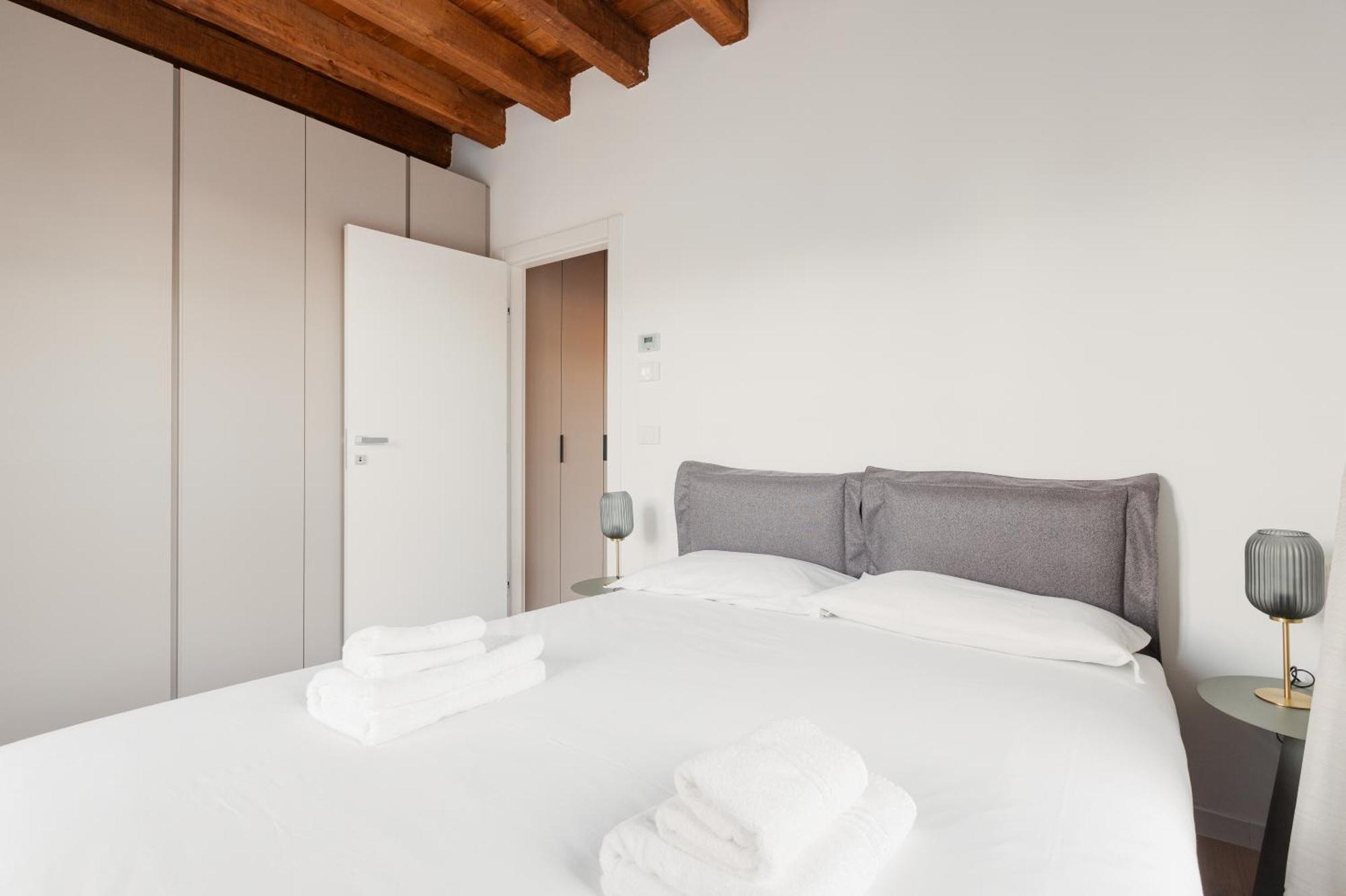 Modern Apartment In Milan With Balcony 外观 照片