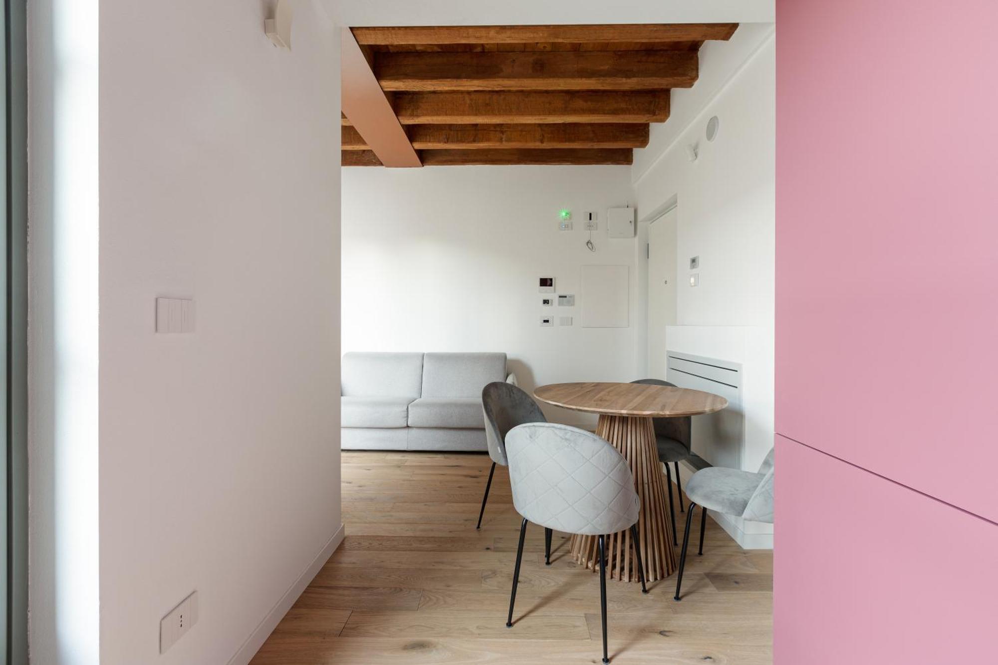 Modern Apartment In Milan With Balcony 外观 照片